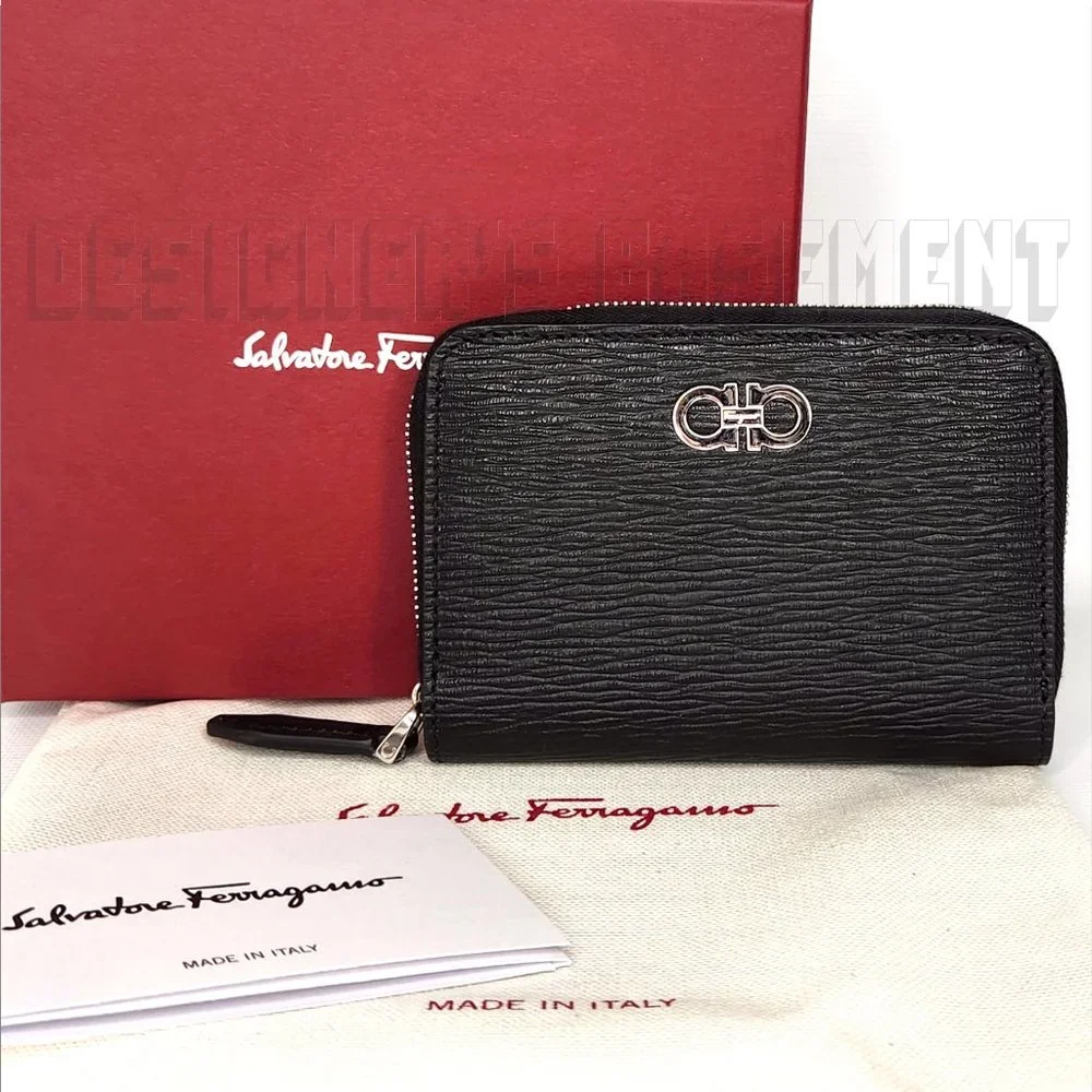 SALVATORE FERRAGAMO black Leather ID window Metal GANCINI Logo zip around wallet
